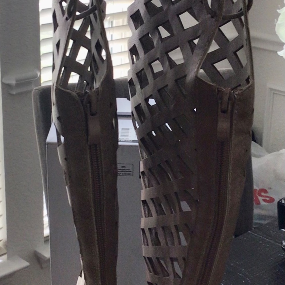 Boots! - Picture 7 of 10